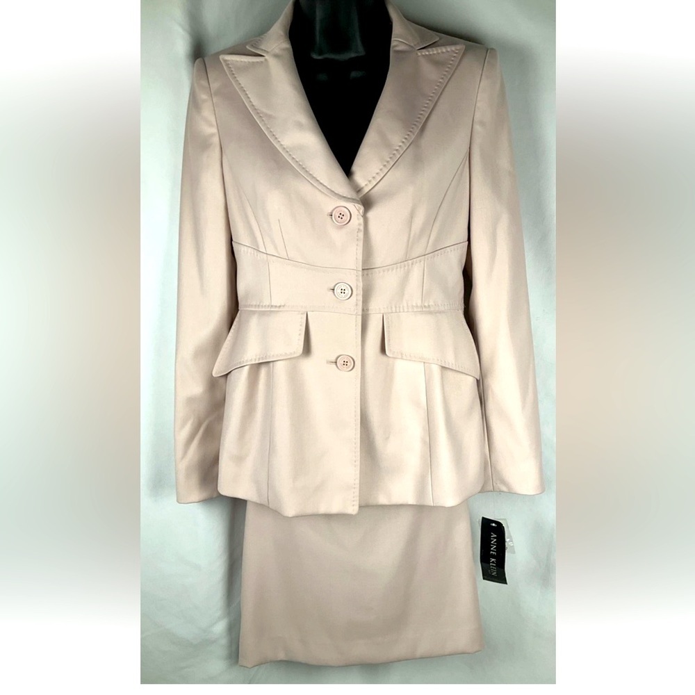 Anne Klein Women’s Size 4 Blush 2 Piece‎ Skirt Suit Mock Pockets Business Career